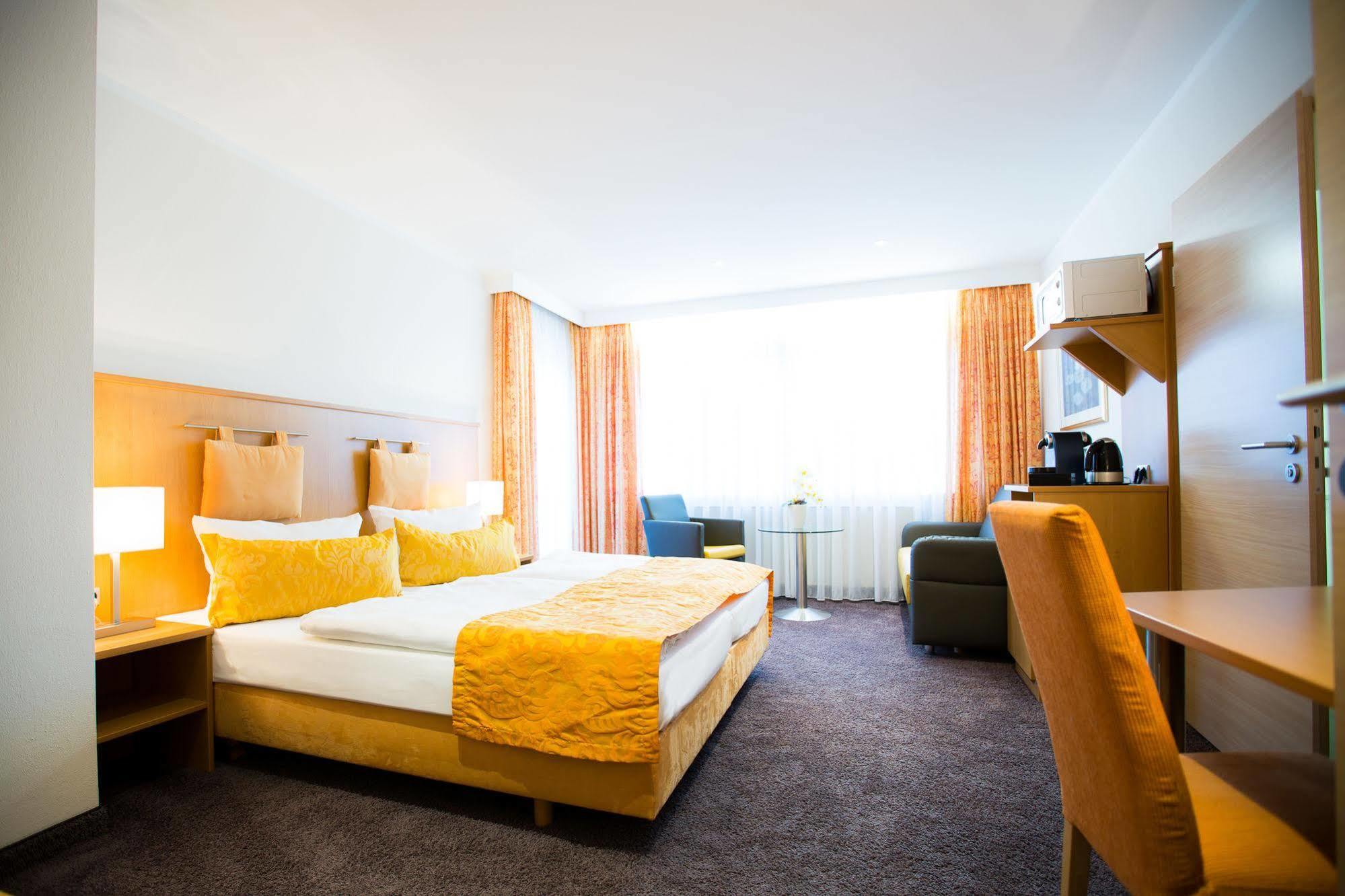 Hotel & Living Am Wartturm - Hotel & Apartments Speyer Dış mekan fotoğraf
